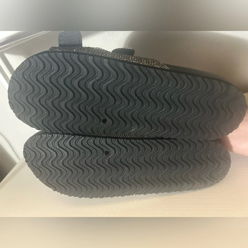 NWOTs! Madden Girl Silver Rhinestone Sandals Sz 9 - Picture 4 of 6